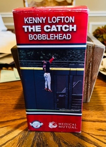 lot 394 image: Kenny Lofton The Catch Bobble Head