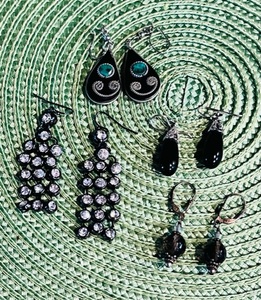 lot 412 image: Crystal Beads & Black Onyx Four Earring Pairs