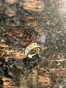 lot 426 image: 14K Gold Earring With Clear Gemstone