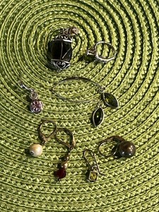 lot 428 image: Assorted Single .925 Sterling Silver