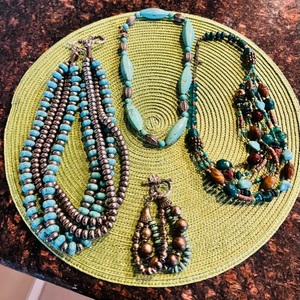 lot 440 image: Three Chunky Turquoise Necklaces & One Bracelet