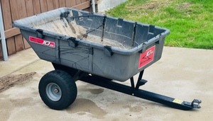 lot 442 image: Brinley 10 Cubic Foot Garden Tractor Trailer