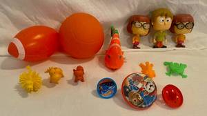 lot 14 image: 2021 McDonalds Scooby Doos Shaggy and Velma Bobbleheads and Various other Toys