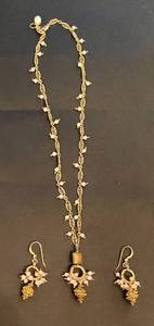 lot 22 image: Matching Necklace and Earrings