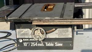 lot 37 image: Black and Decker Table Saw 10 5000 RPM cat 1732
