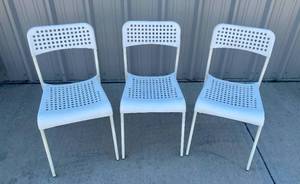 lot 38 image: 3 Ikea ADDE Chairs