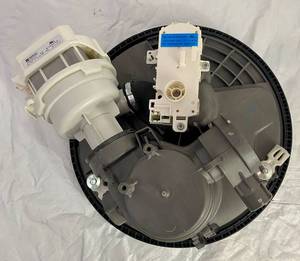 lot 76 image: Pump and Motor Assembly, GE Switch Flood Assembly by GE and 2 other items