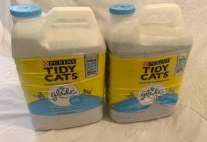 lot 131 image: 2 Purina Tidy Cats wGlade tough Odor solutions multiple cats clumping litter 20lbs each
