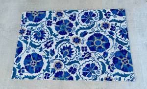 lot 218 image: IvoryBlue Mayfield Rug 5 x 76