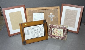 lot 191 image: Various Picture Frames