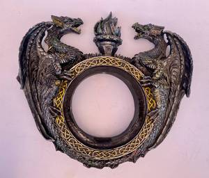 lot 10 image: Dragon Wall Hanging