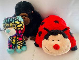 lot 57 image: Beanie Plush Lola Leopard Pillow Pets Ladybug Valentines Gorilla Plush
