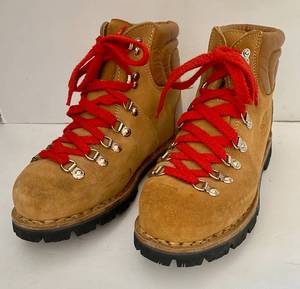 lot 69 image: Vintage Colorado Suede hiking Boots size 9.5
