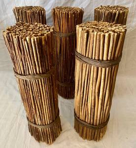 lot 82 image: 5 Decorative Wood Bundles