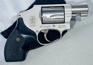 lot 1 image: Smith & Wesson Model 642 38 Special with Holster