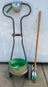 lot 125 image: Scotts Snap Drop Fertilizer Spreader and Weed popper
