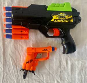 lot 151 image: Air Warrior Jaguar Dart Blaster Single Shot Jolt Nerf Fully Loaded