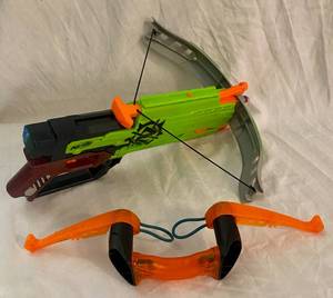 lot 158 image: Nerf Zombie Strike and Air Storm Z-Boxx