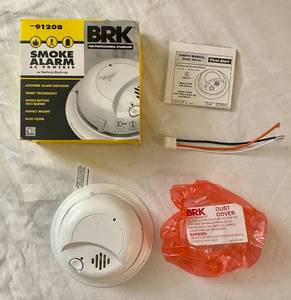 lot 202 image: Smoke Alarm AC Powered Cat 9120B