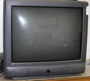 lot 21 image: GE TV Model 27GT615