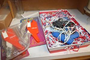 lot 306 image: Hot Glue Guns, and Clipsers Bag Sealers