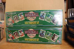 lot 320 image: Baseball Cards Upper Deck The Collectors Choice 1990 - 2 Boxes