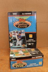 lot 327 image: Baseball Cards Topps 1991 - 2 Boxes
