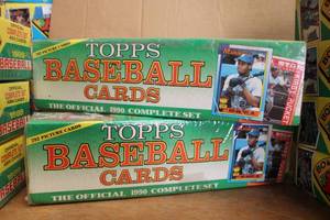 lot 336 image: Baseball Cards Topps 1990 - 2 Boxes