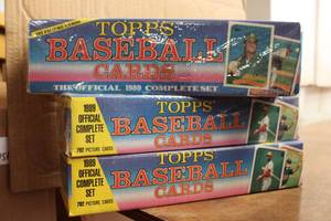 lot 349 image: Baseball Cards Topps Complete Set 1989 - 3 Boxes