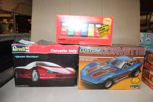 lot 390 image: Corvette Model Car Kits and Paint Set