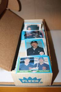 lot 373 image: Baseball Cards Fleer and Topps 1987 - 2 Boxes