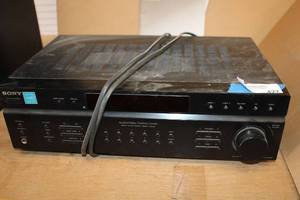 lot 427 image: Sony Stereo Receiver Model STR-DE197