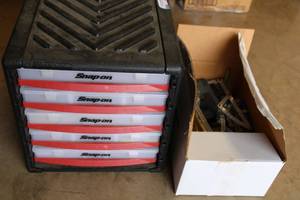 lot 441 image: Snap On Tool Box with Contents and Erector Set Parts