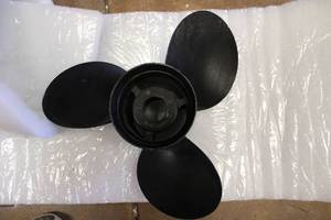 lot 461 image: Boat Propeller 3 Blade Black # 48-832832-210