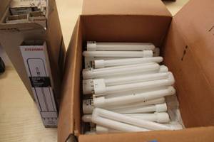 lot 476 image: Sylvania 18W Light Bulbs with 4 Pin Base