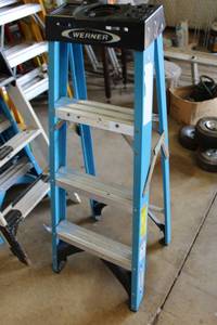 lot 481 image: Werner 4Ft. Ladder Blue