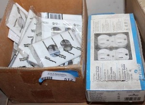 lot 512 image: White Switch Plates and Outlets