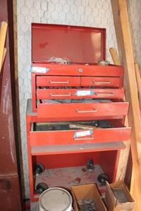 lot 528 image: Red Metal Toolbox (Wheels are unattached) TOOLS NOT INCLUDED