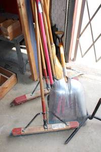 lot 534 image: Brooms, Shovel, Squeegee and more.