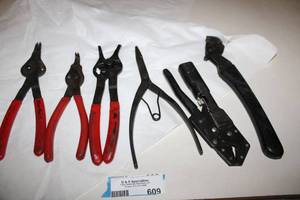 lot 609 image: Snap ring tools assorted wrenchs
