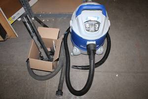lot 627 image: Blue Point 5 Gallon Shop Vac