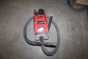 lot 628 image: Dirt Devil Vacuum