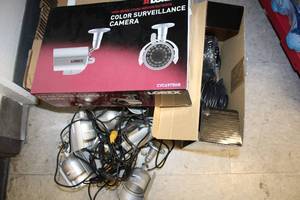 lot 152 image: Color Surveillance Camera Set