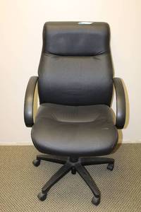 lot 156 image: Black Cushioned Rolling Office Chair with Adjustable Height