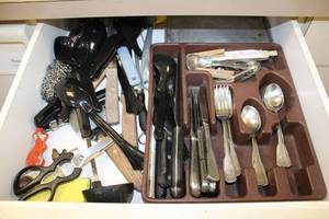 lot 178 image: Kitchen Lot Silverware and Utensils