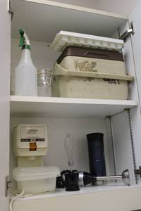 lot 181 image: Kitchen Lot Gott Cooler, Emulsifying Blender, Hot Shot Beverage Maker and More