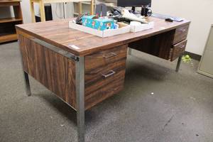 lot 188 image: Laminate Top Office Desk with Chrome Legs and Locking Drawer 6Ft.W x 3Ft.D x 29H