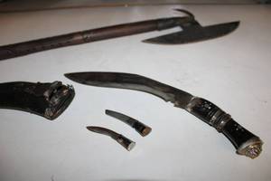 lot 738 image: Knives