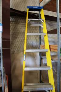 lot 796 image: Werner 8 Ladder
