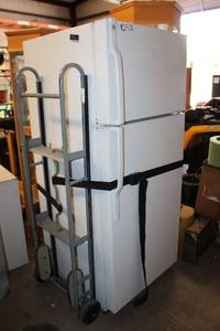lot 751 image: GE 18 Refrigerator White